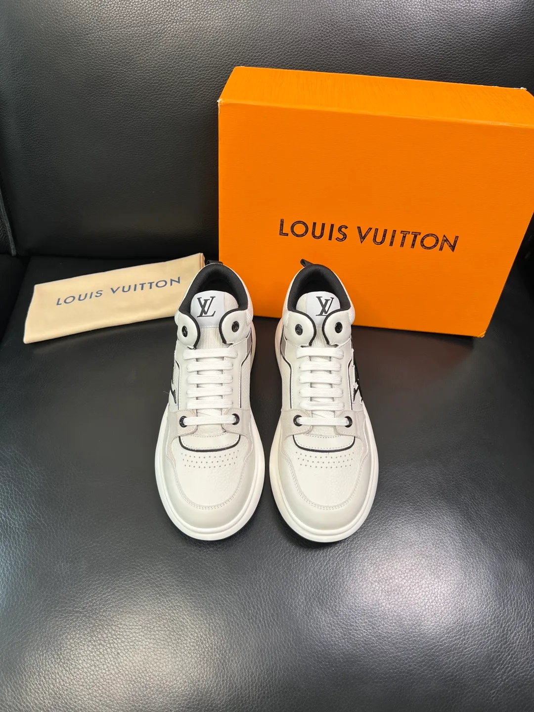 Men's shoes 💰820 Lv high quality top crafts Louis Vuitton, sports sneakers counter synchronization, uppers imported from Italy, high quality splicing colorful complex crafts, imported mesh pads soft and comfortable, soles: original soles specially provided by the original factory, T men's shoes 💰U exclusive movable molded soles super comfortable, original factory single goods, code number 39-44 (customized 38 45)